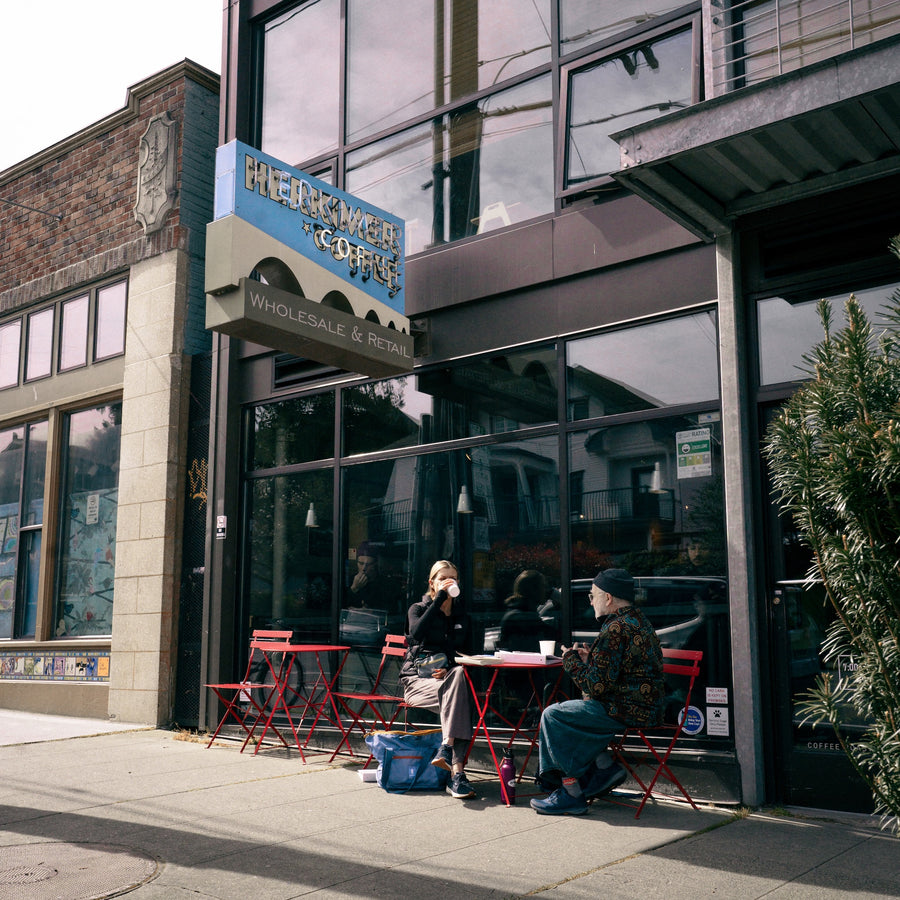 Ravenna Store Outside